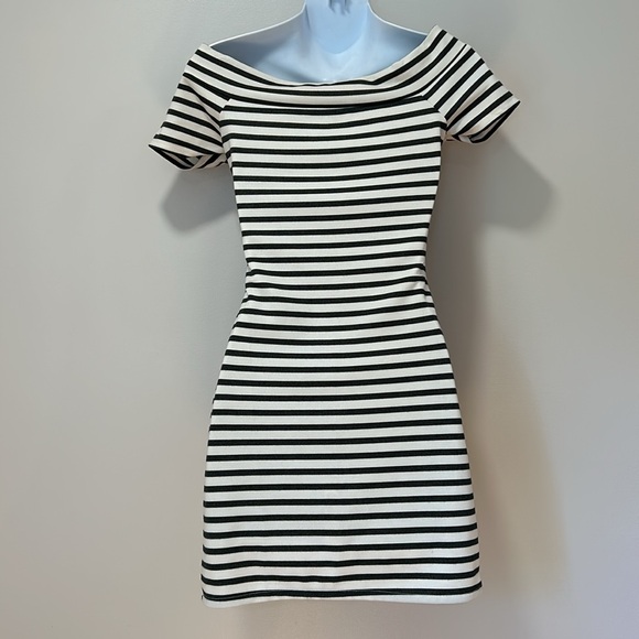Zara Striped Mini Dress Size Small BodyCon BoatNeck Chic Nautical - Picture 7 of 11